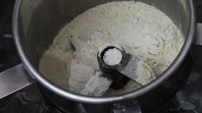 如何改善大豆分離蛋白的可溶性、分散性、乳化性?